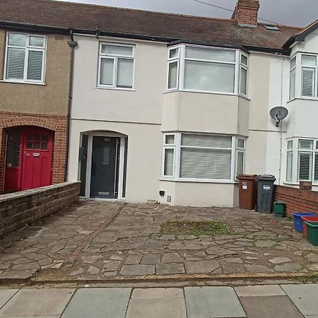 Charming 3-Bedroom Family Home London Luaran gambar
