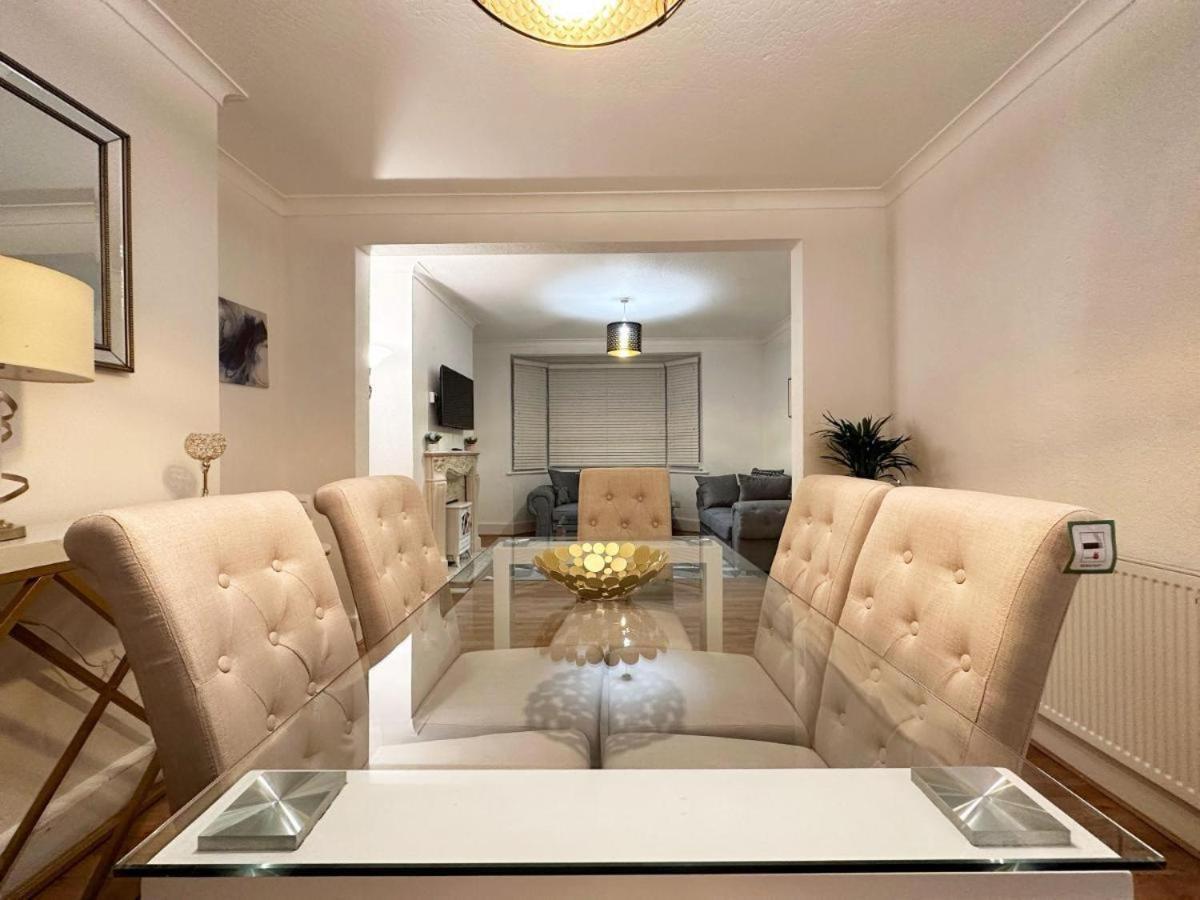 Charming 3-Bedroom Family Home London Luaran gambar