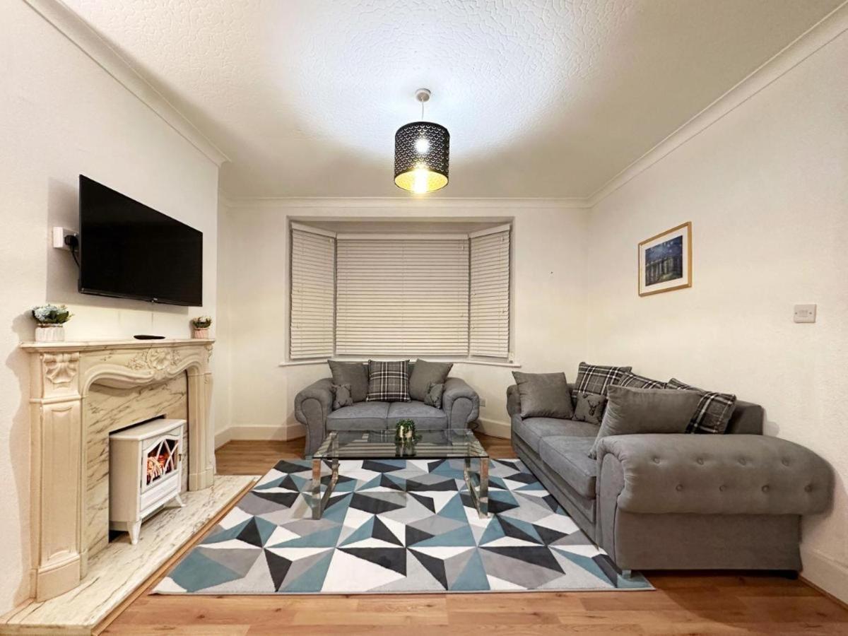 Charming 3-Bedroom Family Home London Luaran gambar