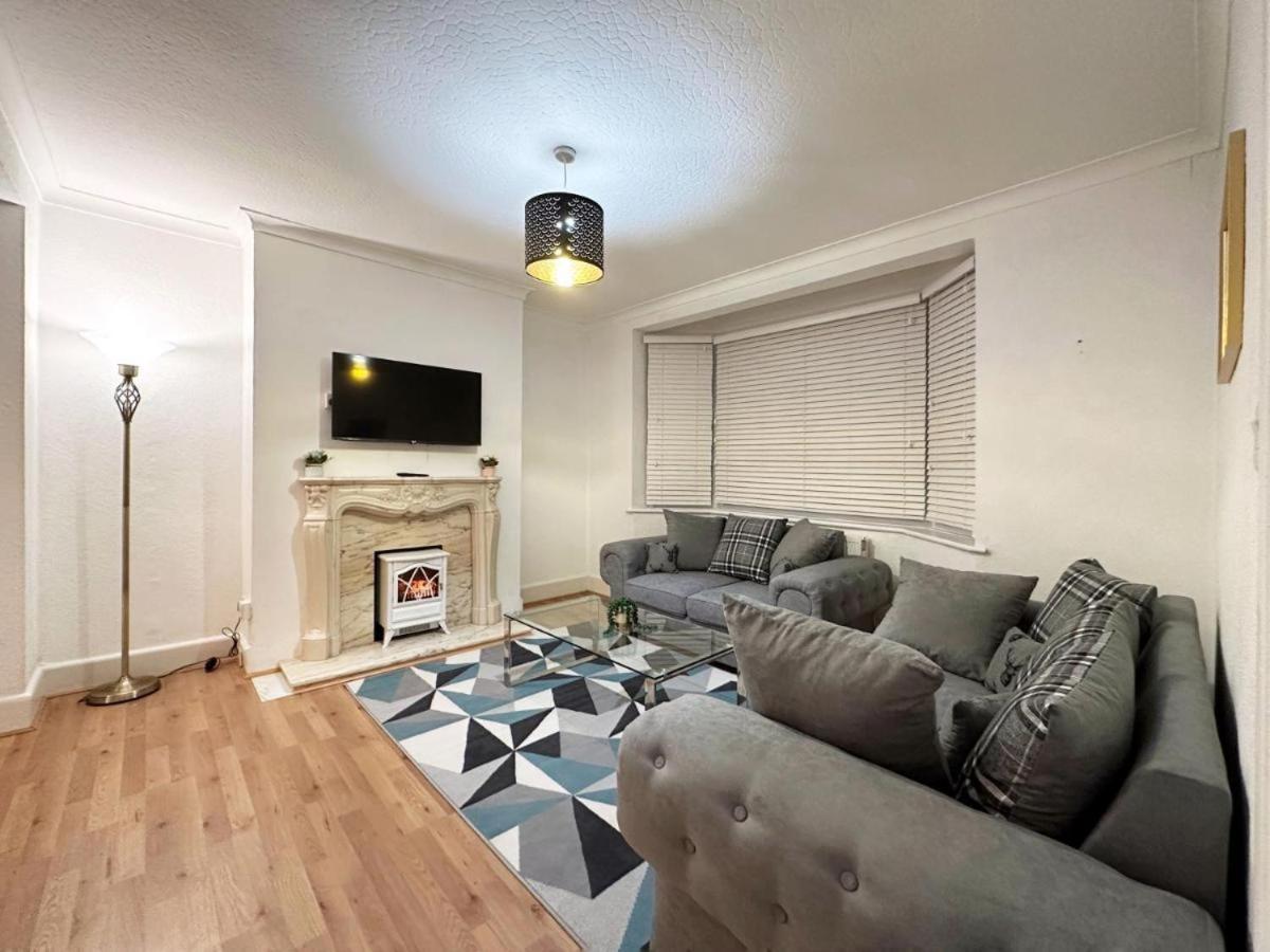 Charming 3-Bedroom Family Home London Luaran gambar