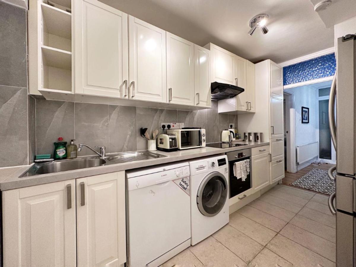 Charming 3-Bedroom Family Home London Luaran gambar