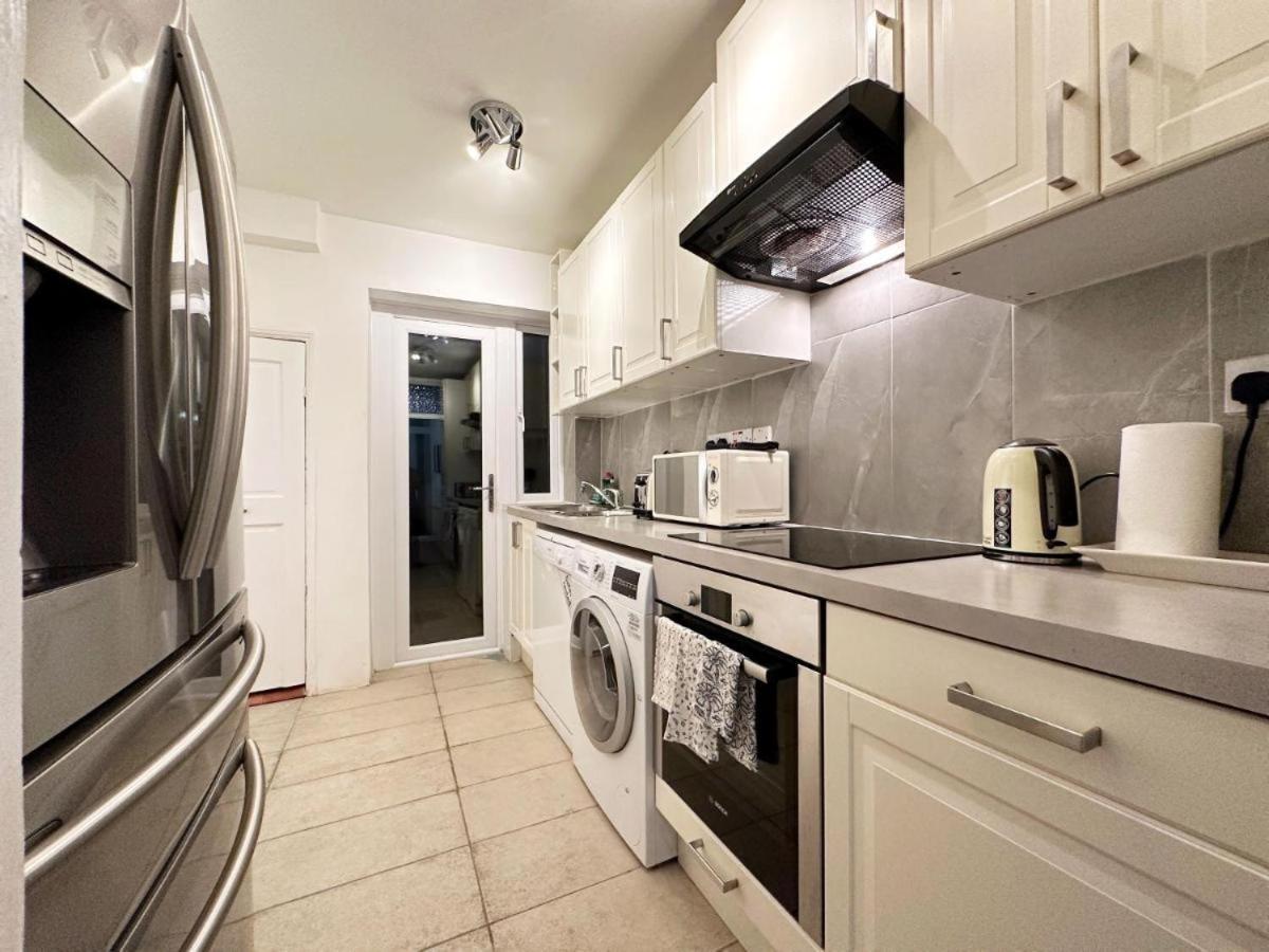 Charming 3-Bedroom Family Home London Luaran gambar